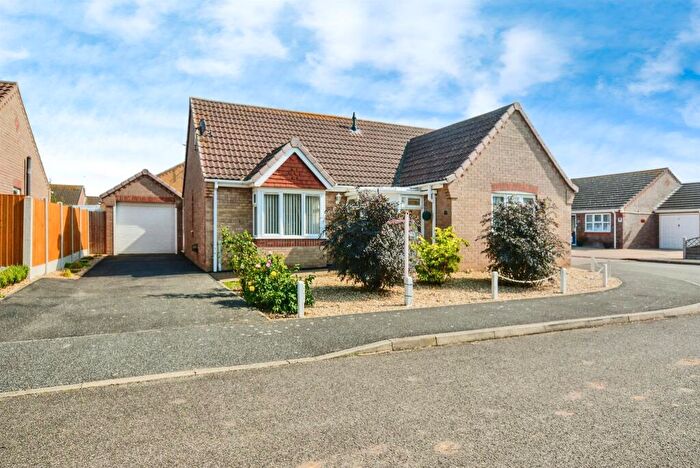 2 Bedroom Detached Bungalow For Sale In Aqua Drive, Mablethorpe, LN12