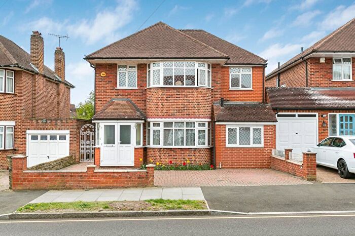 4 Bedroom Detached House For Sale In Howberry Road, Edgware, HA8