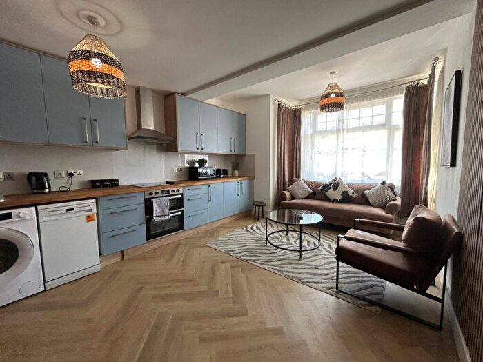 3 Bedroom Flat To Rent In Radnor Road, Harrow, HA1