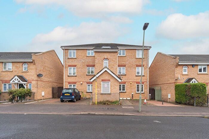 1 Bedroom Flat For Sale In Chestnut Grove, Penge, London, SE20