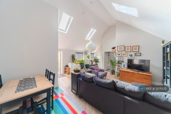 2 Bedroom Flat To Rent In Mill Street, East Malling, ME19