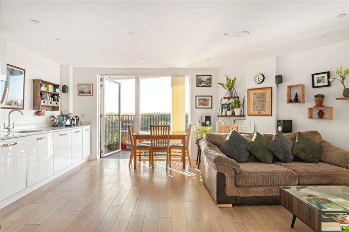 1 Bedroom Apartment For Sale In Atkins Square, Dalston Lane, London, E8