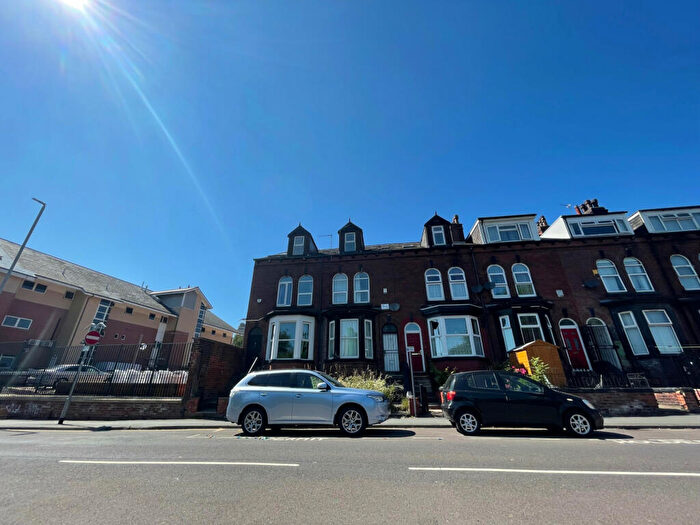 4 Bedroom End Of Terrace House To Rent In Blackman Lane, Leeds, West Yorkshire, LS2