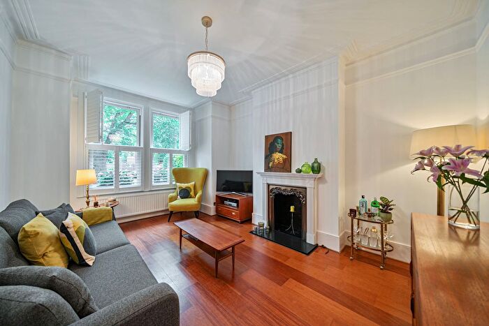 2 Bedroom Maisonette For Sale In Samos Road, London, SE20