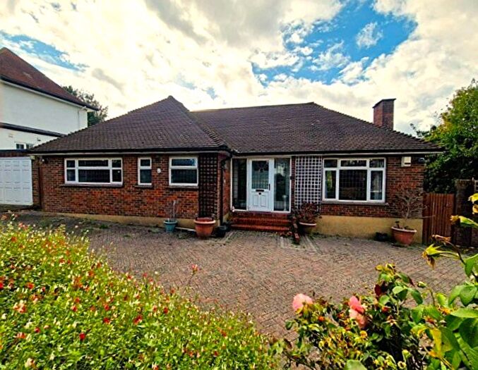 3 Bedroom Bungalow For Sale In Brambledown Road, Sanderstead, South Croydon, CR2