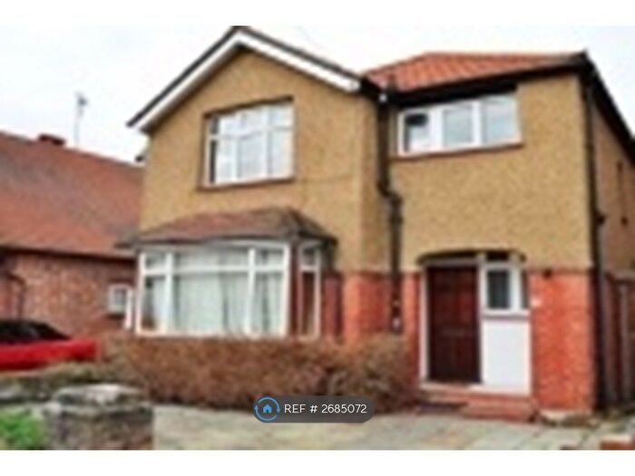 1 Bedroom Maisonette To Rent In Sidney Road, Staines-Upon-Thames, TW18