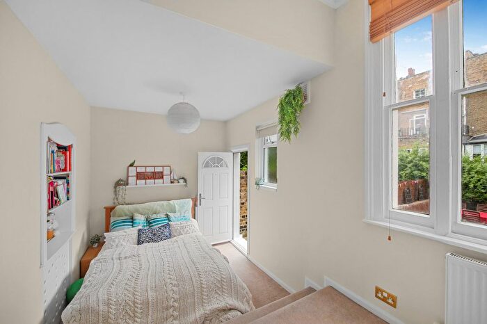 1 Bedroom Flat For Sale In Huntingdon Street, Barnsbury, N1