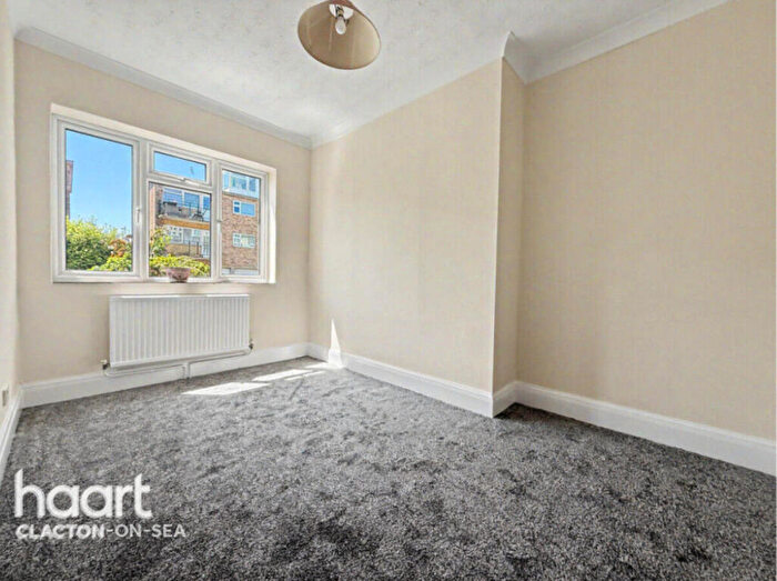 3 Bedroom Flat To Rent In Marine Parade East, Clacton-On-Sea, CO15