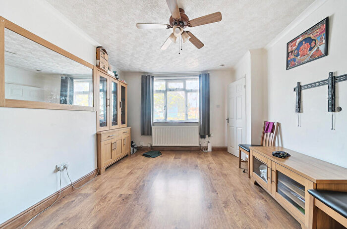 3 Bedroom Terraced House For Sale In Bursledon Road, Southampton, Hampshire, SO19
