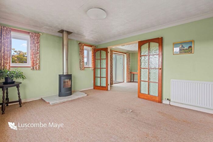 3 Bedroom Bungalow For Sale In New Road, Yealmpton, Plymouth, PL8