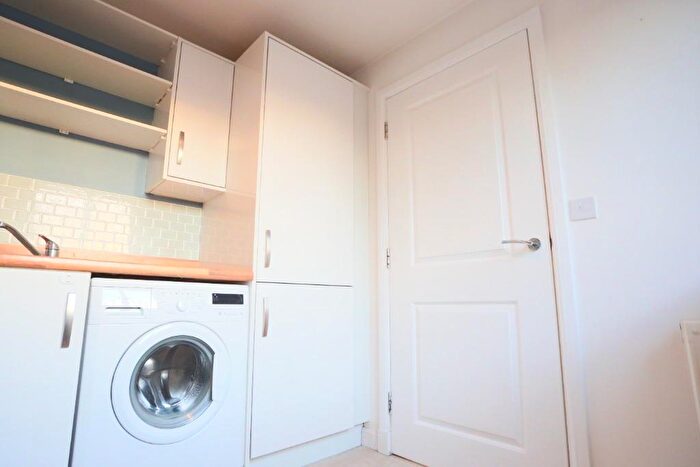 2 Bedroom Flat To Rent In Flaxmill Place, Bonnington, Edinburgh, EH6