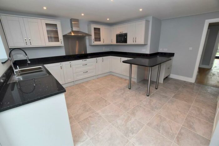 4 Bedroom Barn Conversion For Sale In James Farm, James Lane, Grazeley Green, Reading, RG7