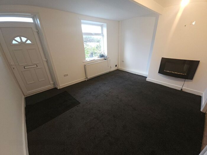 2 Bedroom Terraced House To Rent In Rooley Lane, Bradford, BD4