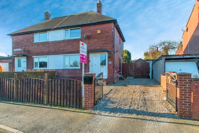 2 Bedroom Semi Detached House For Sale In Springbank Road, Gildersome, Leeds, LS27