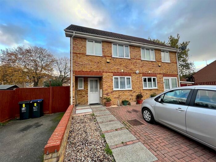 3 Bedroom Terraced House To Rent In Whitehall Road, Ramsgate, Kent, CT12