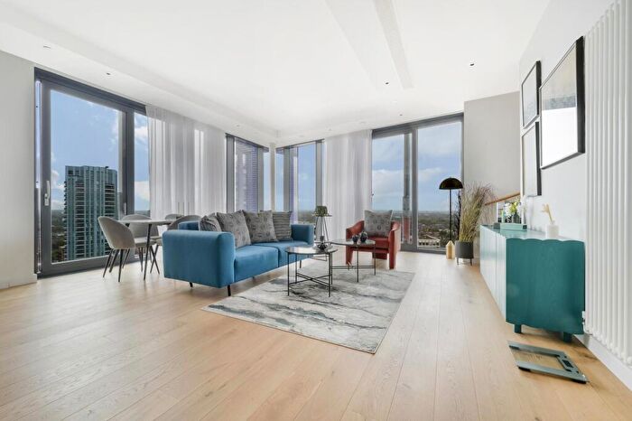2 Bedroom Apartment For Sale In Bridgewater House, Lookout Lane, E14
