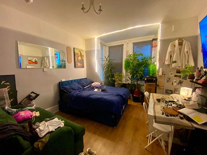 1 Bedroom Studio To Rent In Lower Road, Sutton, SM1