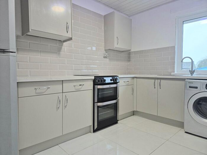3 Bedroom Maisonette To Rent In Towngate, Sowerby Bridge, HX6