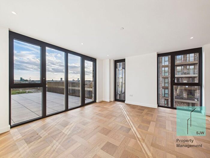 3 Bedroom Flat To Rent In Boxwood Gardens, London, E1W