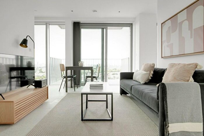 1 Bedroom Apartment To Rent In Tapestry Way, London, E1