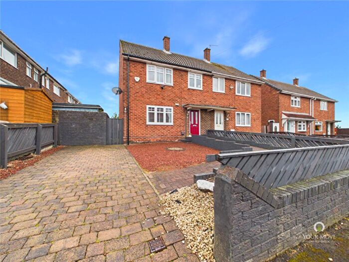 3 Bedroom Semi-Detached House For Sale In Newminster Close, Houghton Le Spring, Tyne And Wear, DH4