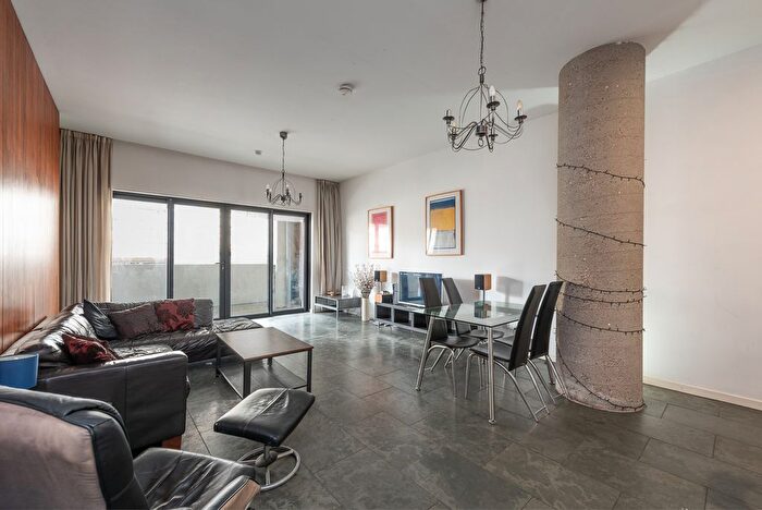 2 Bedroom Flat For Sale In Cable House, Liverpool, L2