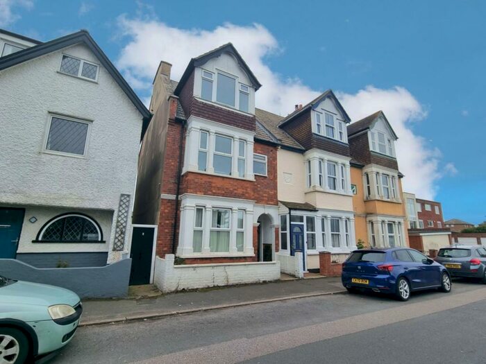 1 Bedroom Flat To Rent In South Road, Hythe, CT21