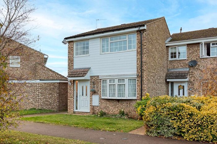 3 Bedroom Semi-Detached House For Sale In Saxon Avenue, Stotfold, SG5