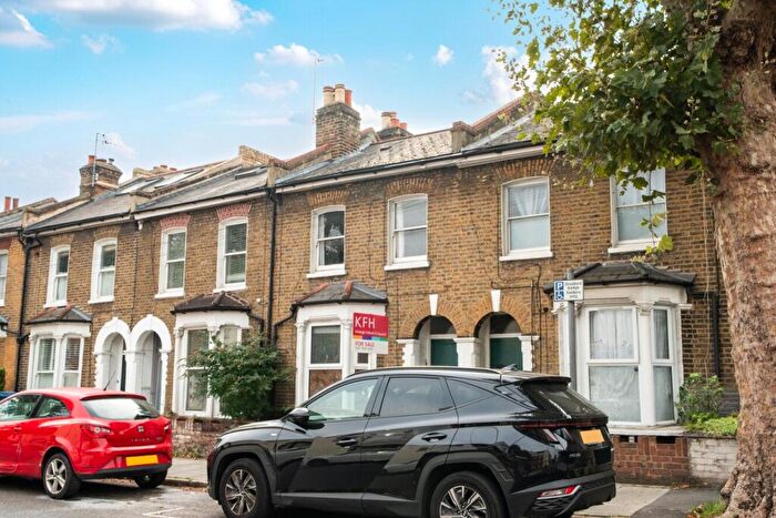 1 Bedroom Flat For Sale In Kimberley Avenue, London, SE15