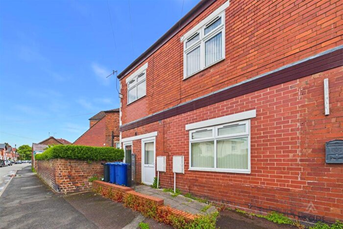 1 Bedroom Apartment For Sale In Clifton Street, Stourbridge, West Midlands, DY8