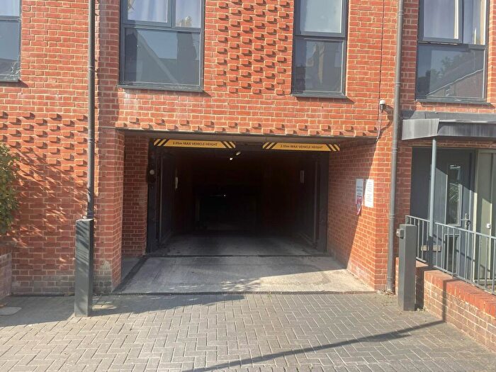 Garage / Parking To Rent In Victoria Road, Winchester, SO23