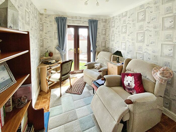 3 Bedroom Bungalow For Sale In Garbutt Close, Preston, Hull, HU12