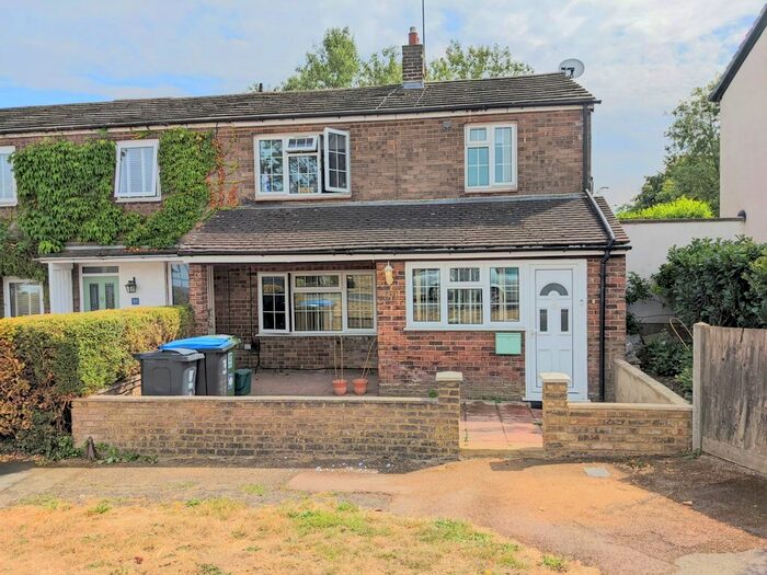 4 Bedroom Semi-Detached House To Rent In Datchworth Turn, Hemel Hempstead, Hertfordshire, HP2