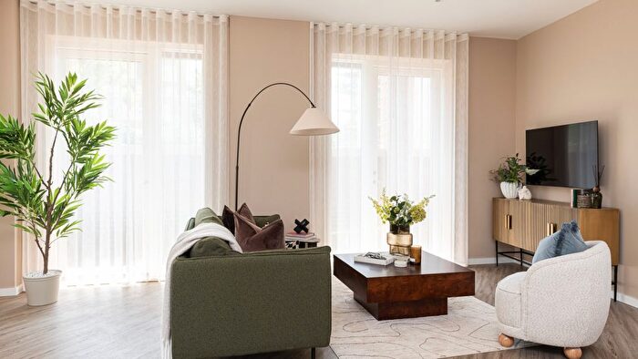 2 Bedroom Flat For Sale In Steyne Road, Acton, W3