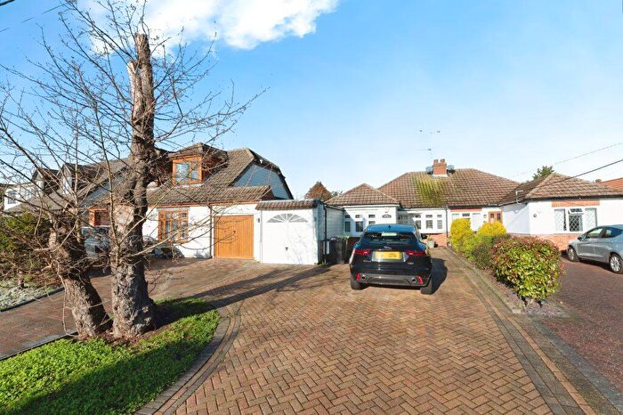 3 Bedroom Semi-Detached Bungalow For Sale In Mill Road, Billericay, CM11