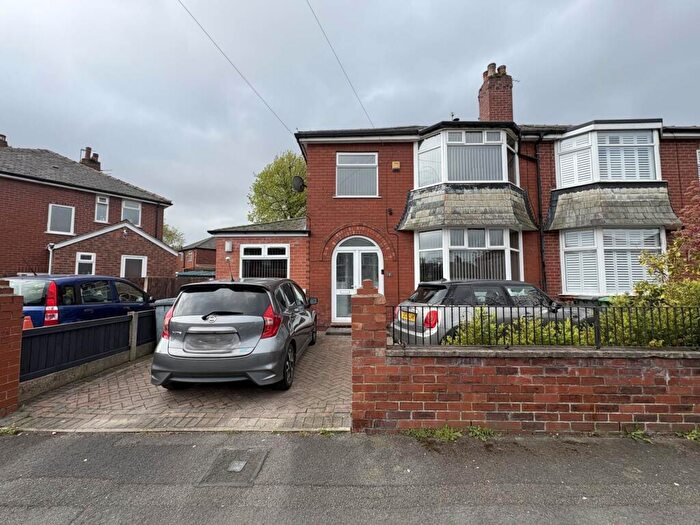 4 Bedroom Semi-Detached House For Sale In Mough Lane, Chadderton, Oldham, OL9