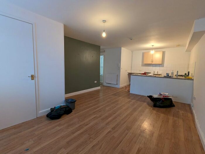1 Bedroom Flat To Rent In The Parkway, Off Colchester Road, LE5