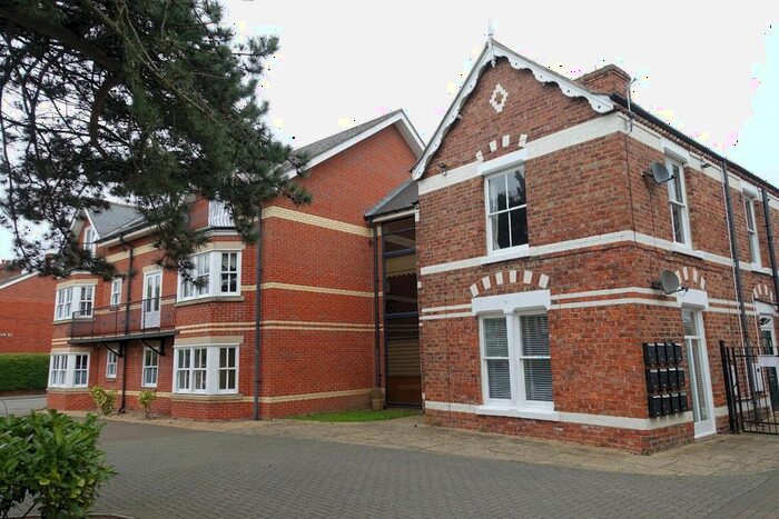 2 Bedroom Flat To Rent In Belgravia Gardens, Middlesbrough, TS5