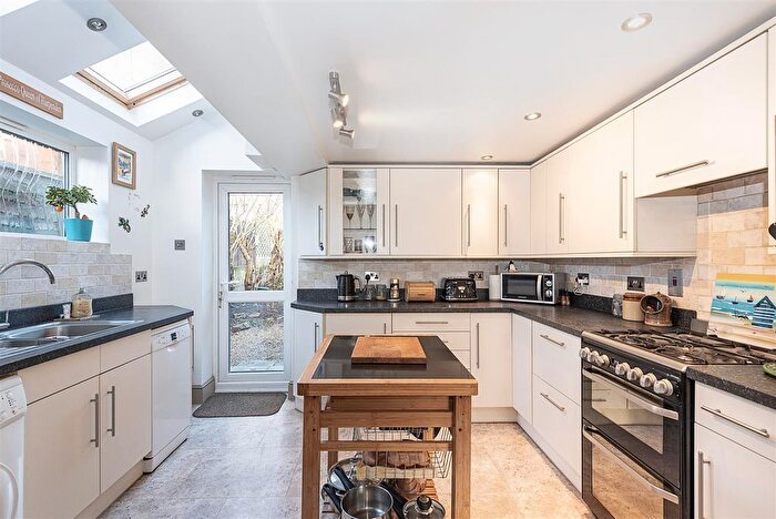 2 Bedroom Semi-Detached House For Sale In Station Road, Harpenden, AL5