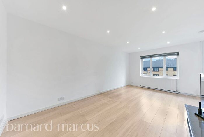 2 Bedroom Flat To Rent In Davies Close, Croydon, CR0