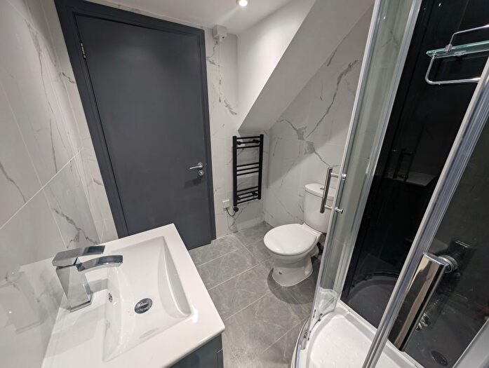 1 Bedroom Flat To Rent In Commercial Street, Mountain Ash, CF45