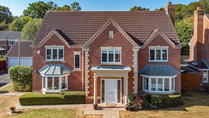 5 Bedroom Detached House For Sale In Draytons View, Greenham, Thatcham, Berkshire, RG19
