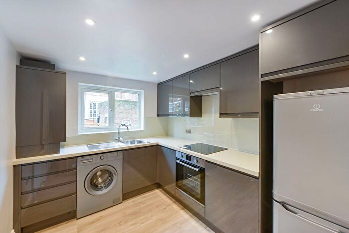 1 Bedroom Flat To Rent In Askew Crescent, Askew Village, Shepherd's Bush, W12