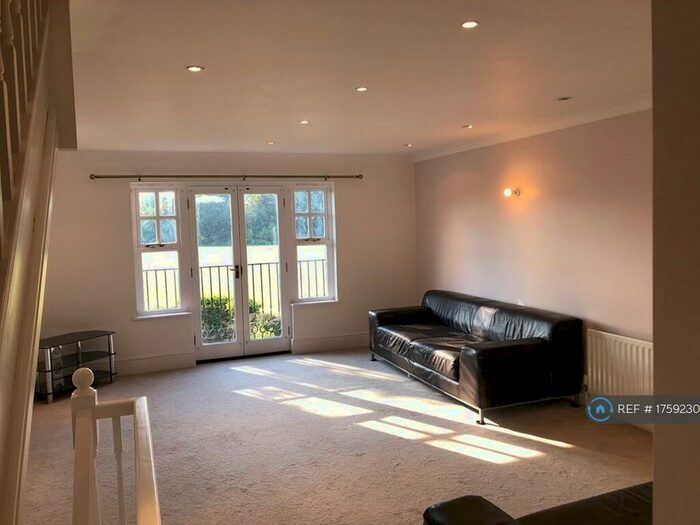 4 Bedroom Terraced House To Rent In Osier Crescent, London, N10