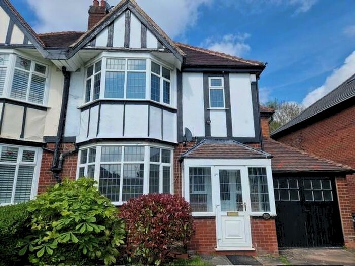 4 Bedroom Semi-Detached House To Rent In Chester Road, Erdington, Birmingham, B24