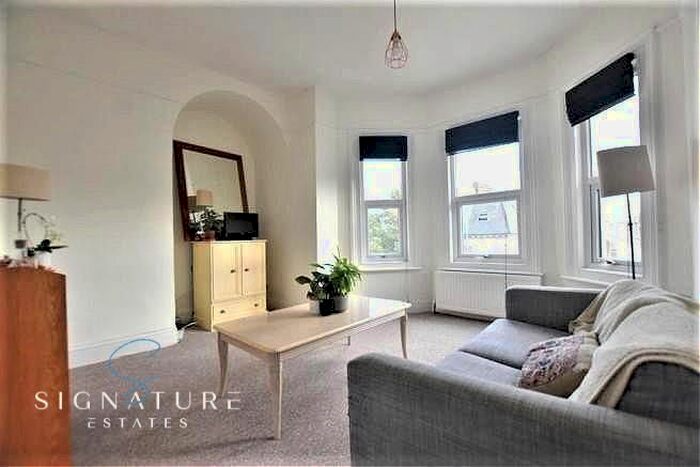 1 Bedroom Flat To Rent In St. Johns Road, Watford, WD17