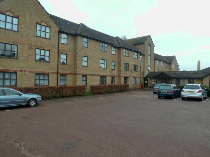 1 Bedroom Flat To Rent In Pittman Gardens, Ilford, IG1