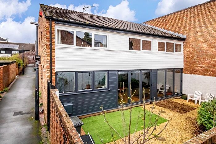 3 Bedroom Detached House For Sale In High Kingsdown, Kingsdown, Bristol, BS2