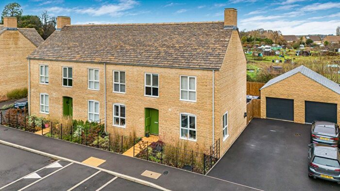 4 Bedroom Semi Detached House For Sale In Sivewright Way, Cirencester, Gloucestershire, GL7