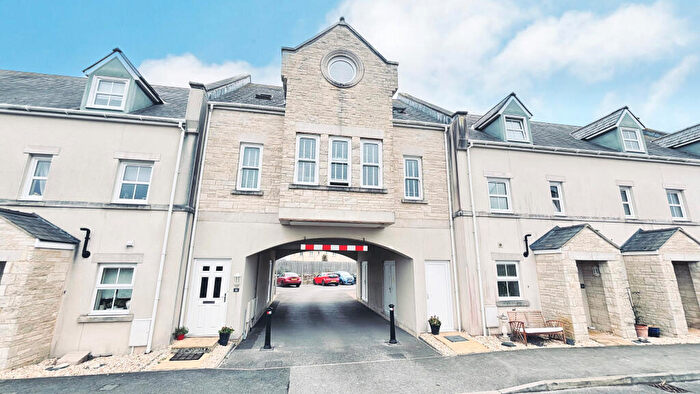 3 Bedroom Coach House For Sale In Alm Place, Portland, Dorset, DT5